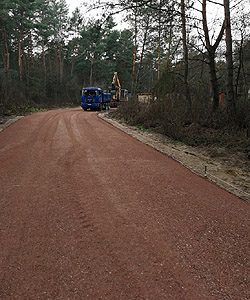 Bitmapa z przebudowa drogi - dowóz materiałów